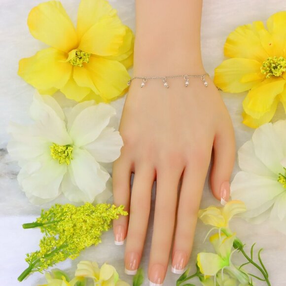 Minimalist Bracelet, Sleek & Modern Design, Women’s Fashion, YC110313-B - Picture 2 of 10